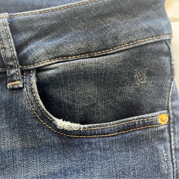 DL1961 Florence Instasculpt Strive Midrise
Skinny Jean Size 28 in Wiked - Picture 9 of 10